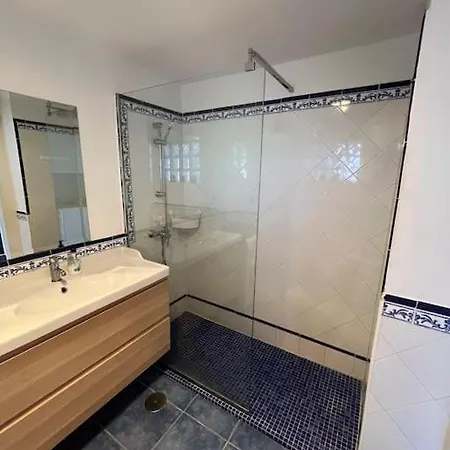 Oasis Royal Apartment *